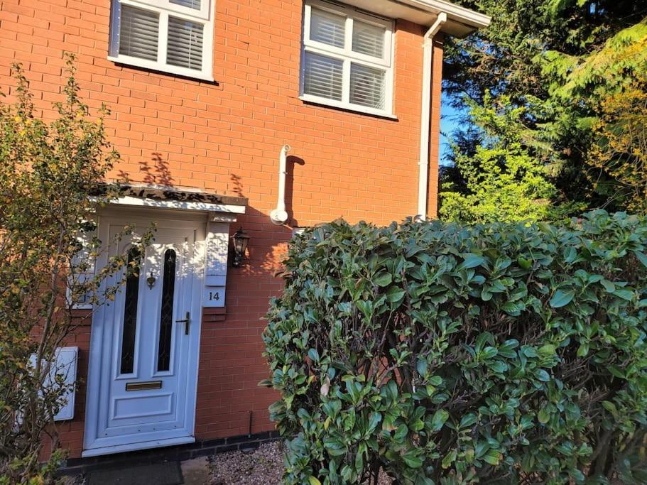 2 Bedroom End Of Terrace House Wellington  Exterior photo
