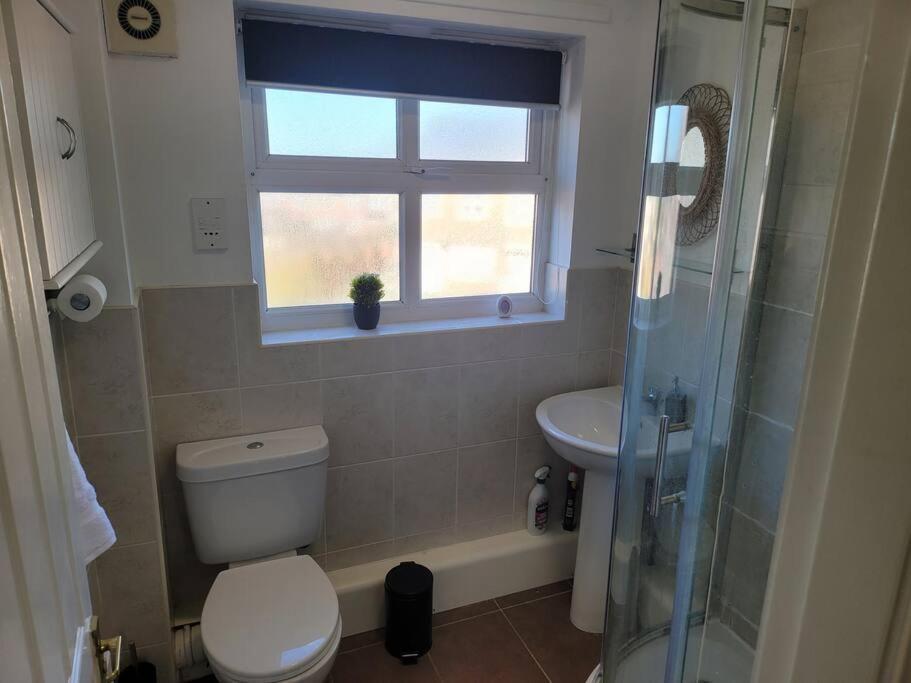 2 Bedroom End Of Terrace House Wellington  Exterior photo