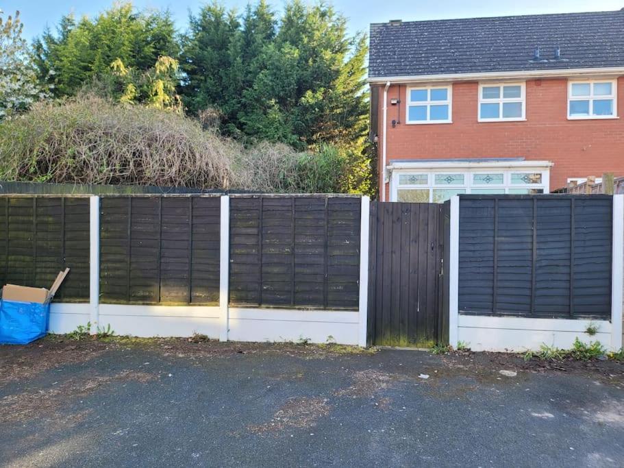 2 Bedroom End Of Terrace House Wellington  Exterior photo