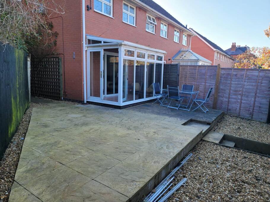 2 Bedroom End Of Terrace House Wellington  Exterior photo